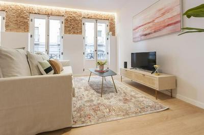 Urban Palacio Real Apartments
