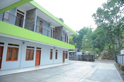 SPOT ON 2891 999 Guest House