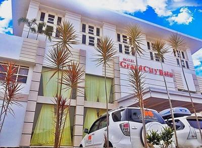 Grand City Hotel Batu