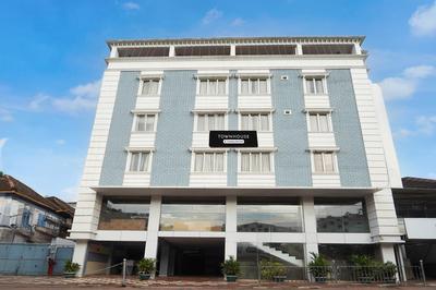 Super Townhouse MG Road Trivandrum Formerly Nandanam Park