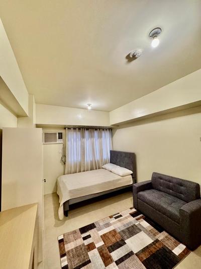 Cozy Studio unit beside Solaire North