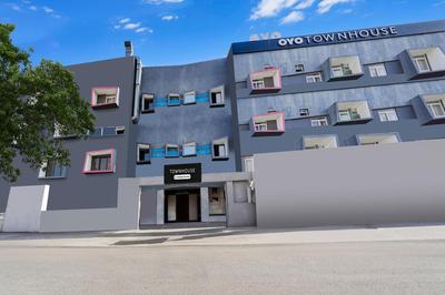 Super Collection O OMR Perungudi Thiruvanmiyur Beach