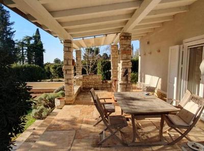 Seafront Dreamy Holiday Home Spina with Pool