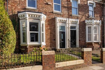 Impressive 6-BR Home in a Prime Sunderland