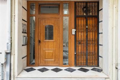 SuperLux Apt near White Tower