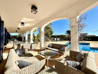 Villa Oceana stunning 6bedroom villa with sea view