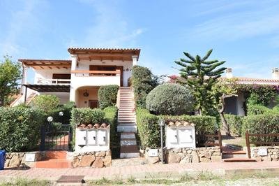Casa Giardini With View In Budoni