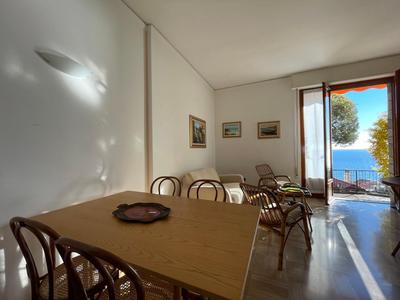 Appartamento con terrazza vista mare