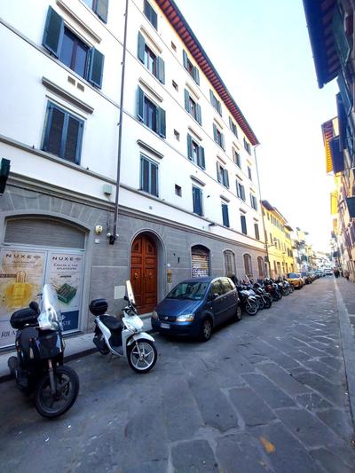 Leone Apartment