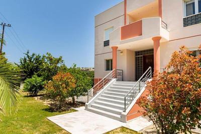 4 Bedrooms - Sleeps 10 - Pets - Pool - HotTub