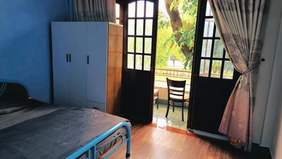 Gem's House 1- Balcony with Riverside View