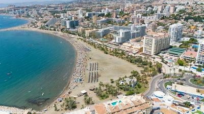 Apartamento vistas al mar junto Puerto Marina