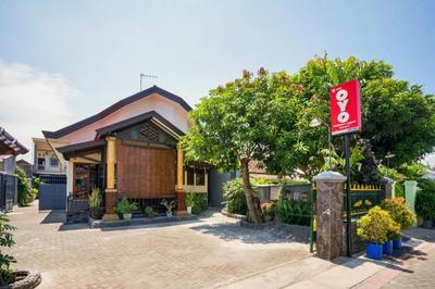 OYO 1642 Penginapan Anggrek Syariah 2