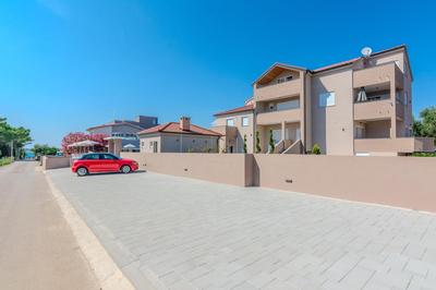 Villa Lucy Apartments