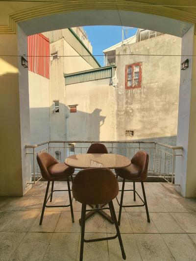 LushStay Hanoi Train Street - Cozy