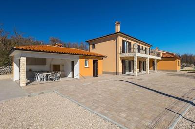Villa Laura by Briskva
