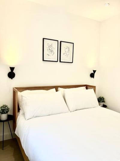 1 Bedroom Penthouse Apartment - Shoreditch, London by The Perfect Stay