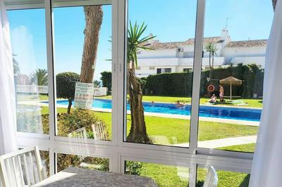 Luxury Apartment 30m from beach