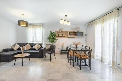 Chalet con piscina a 10 minutos de Granada