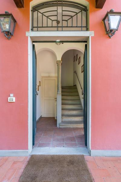 Private Jacuzzi - Villa Bellosguardo in Florence Historic Center