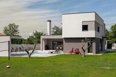 Villa Median for 10 people with sea view, kids playground & pet friendly - only 3 km from beach