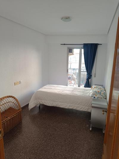 Habitación con terraza a 10 minutos del centro de Valencia