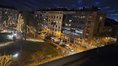 La Donna - Elegant City Apartment in a Historic Building
