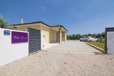 Villa Land