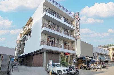 Hotel Neu Villa I Top Location Near Connaught Place and New Delhi Railway Stn