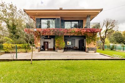 Ca La Iaia Casa con piscina y jardín