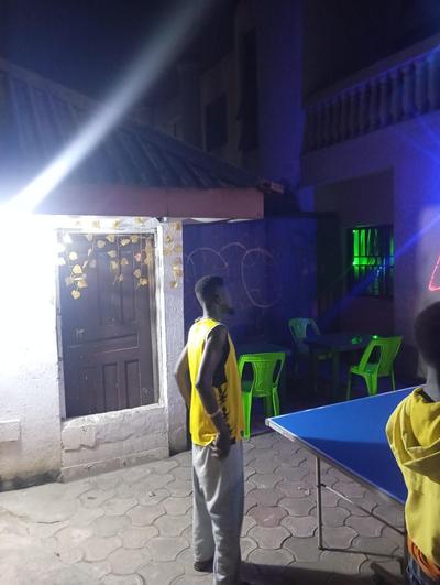 Crale N Busino Hotel & Lounge