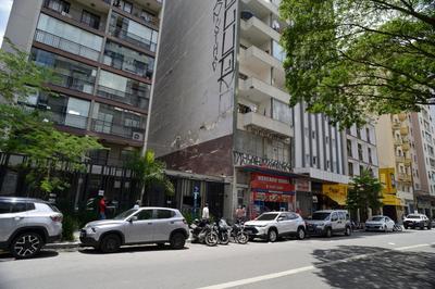 Pink One - Apto com varanda, poucos passos da estação Luz - Estacionamento gratuito