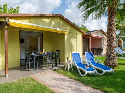 Spacious bungalow with terrace