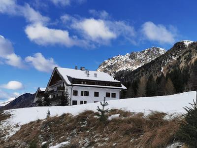 Casina Alpina sugli impianti Passo S Pellegrino