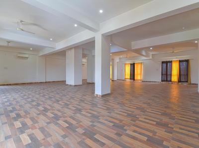 The Royal Galaxy - Hotel in Fateh Sagar Rd