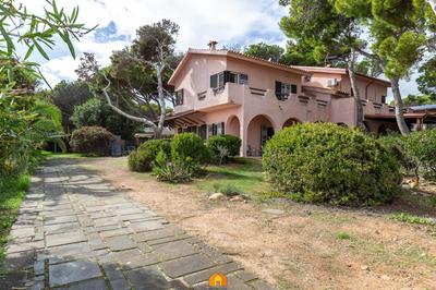Villa Le Sirene on the beach