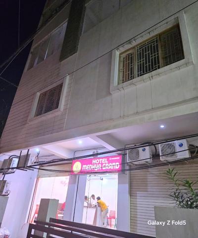 Hotel Medhya Grand Inn Near Shri Kashi Vishwanath Temple Varanasi - Prime Location With Luxury and Spacious Room - Book Now