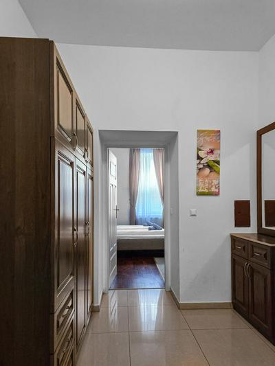 Cozy Vienna Retreat Near Millennium