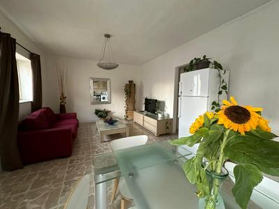 F62 Room with sharing bathroom near the Beach in shared apartment