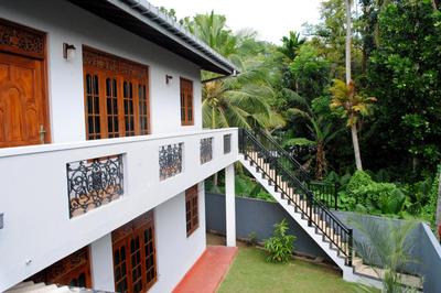 Cinnamon Holiday Inn