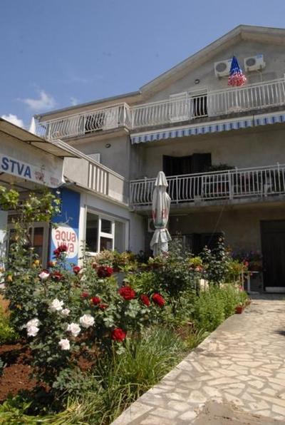 Apartments Dosljak