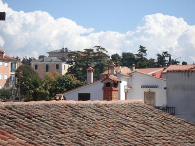 Apartment Main Street Carera
