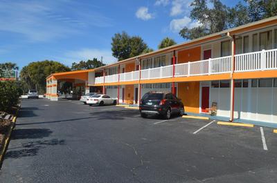 Tarpon Inn, Photo 2