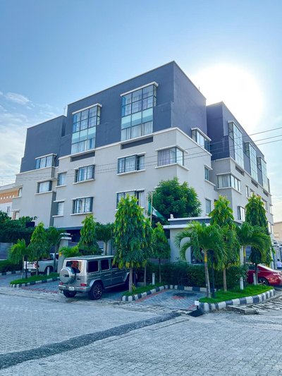 Golden Tulip Oniru Suites