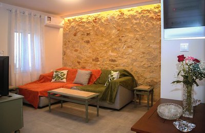 Filoxenia "Charming 2BR stone house with patio "