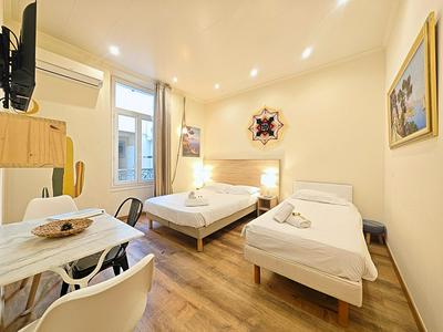 Viva Riviera - 19 rue des Frères Pradignac