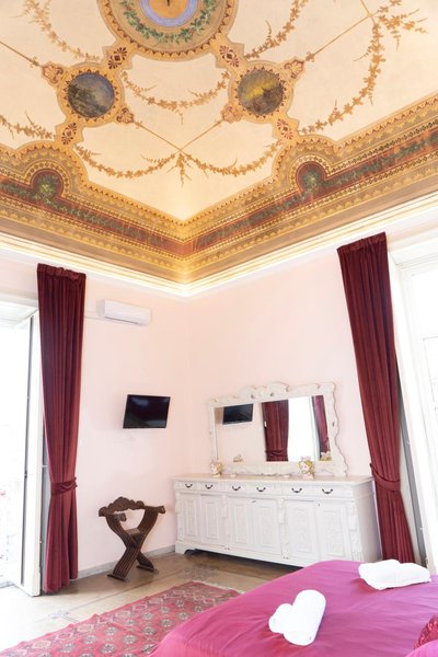 ETNA QUEEN luxury home