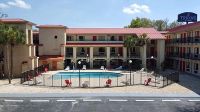 Tricove Inn & Suites