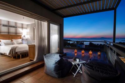 Sea View Cityscape Hotel