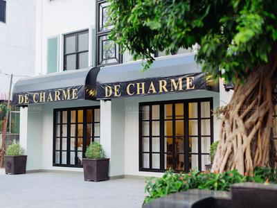 Decharme Hotel